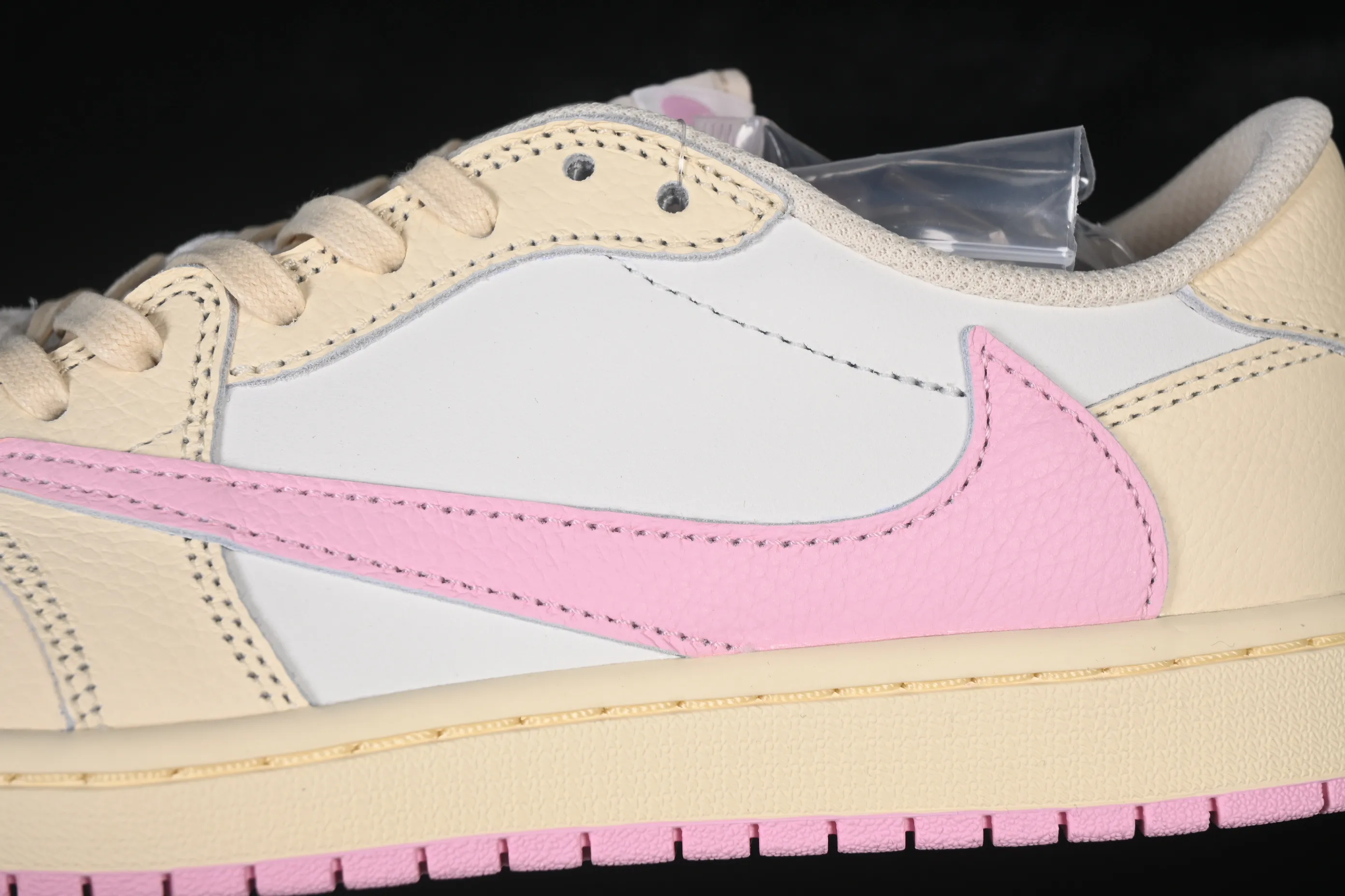 All categories Air Jordan Jordan series basketball shoes Air Jordan 1 Low OG version Travis Scott x Air Jordan 1 Low OG AJ1 Joe 1 undercut low IQ7604-100